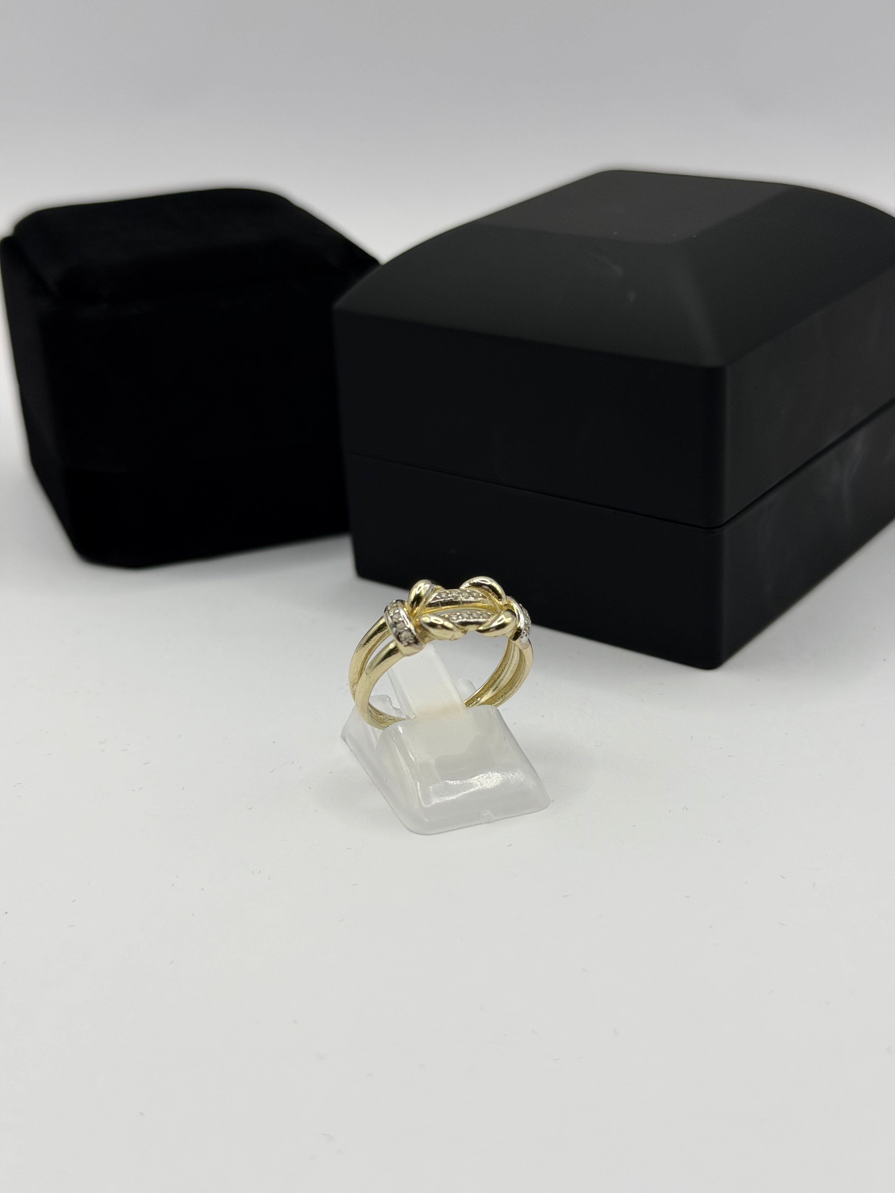 Knot Ring With Stones