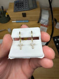 Earrings with diamond