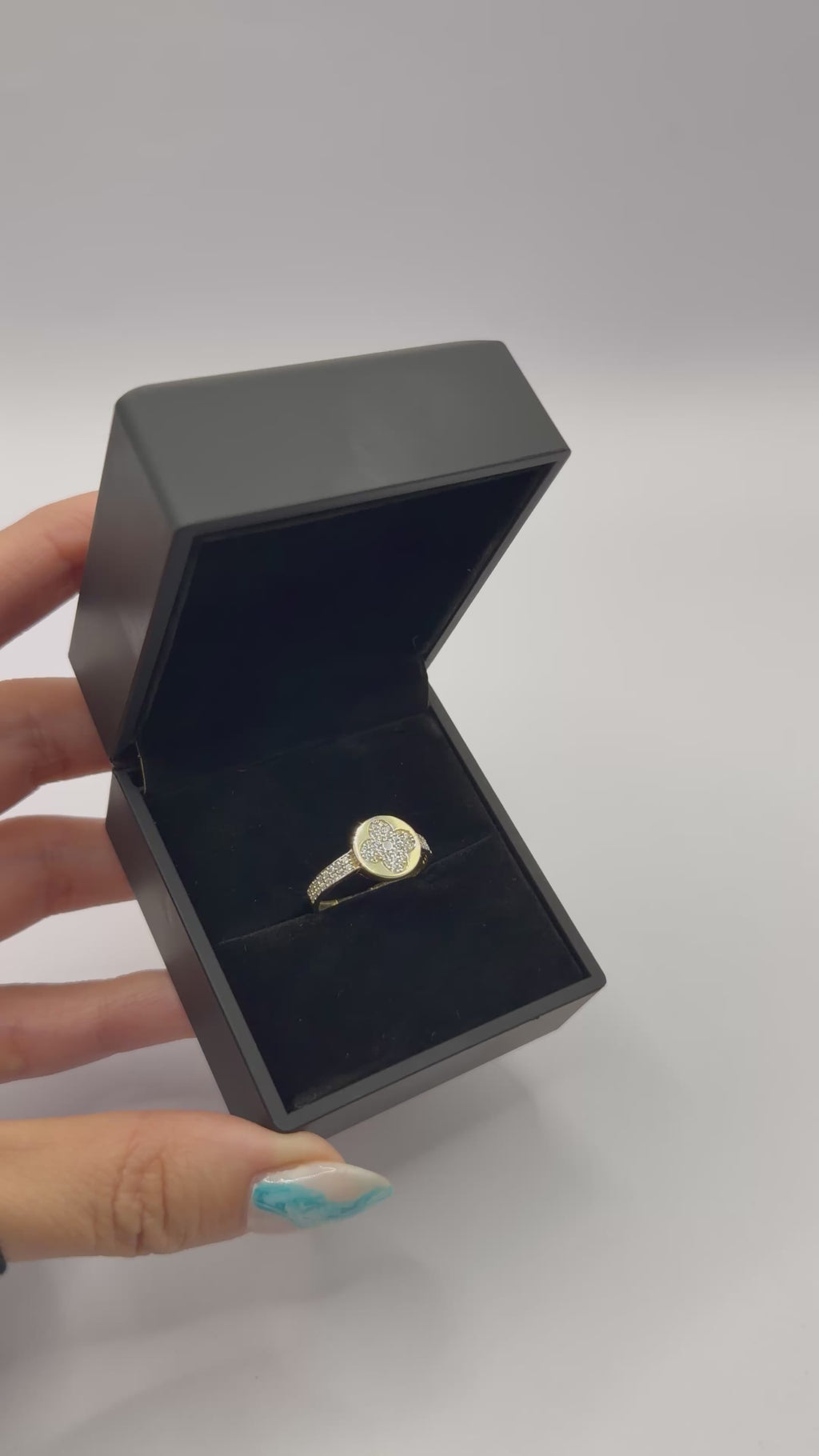 Pavé Flower Ring