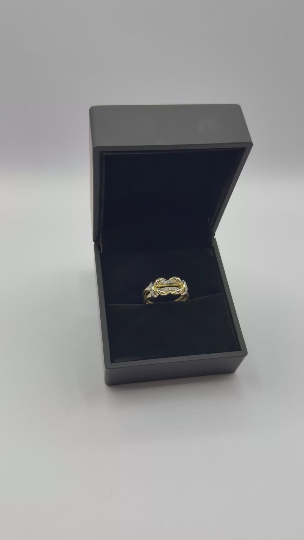 Knot Ring With Stones